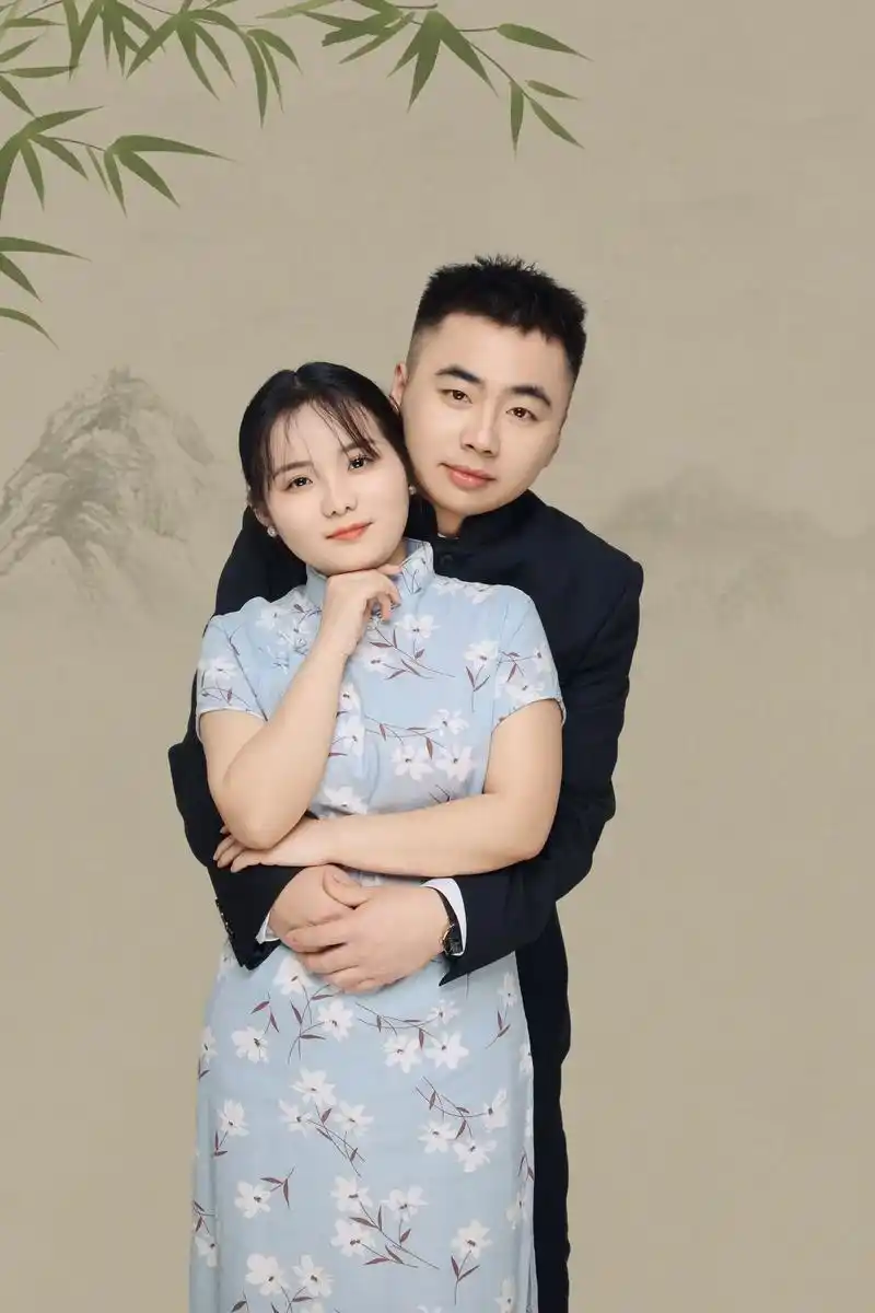 工笔画情侣照#携手一生 #始于初见止于终老 #合照 #平平淡 - 抖音