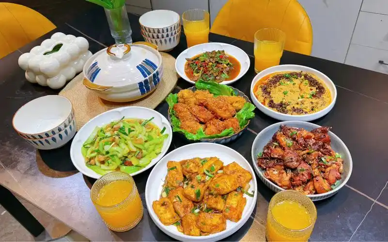 江西人家的晚餐,100元不到做了一大桌,老公说比年夜饭还丰盛