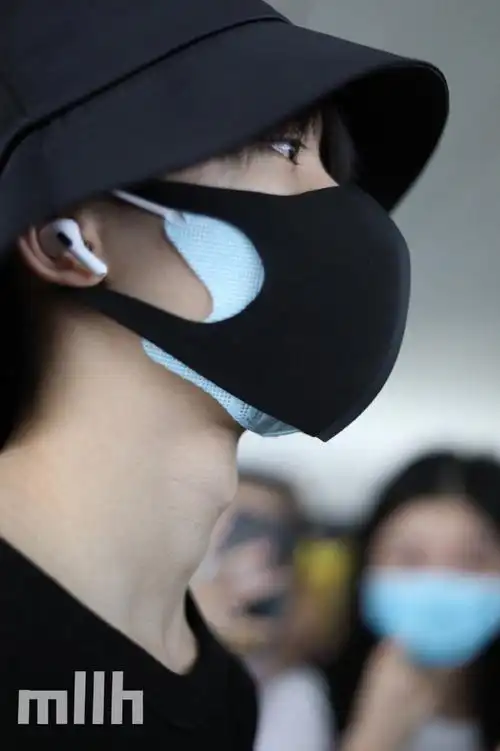 马嘉祺 好香的天鹅颈 好男的喉结#马嘉祺声生不息宝岛季