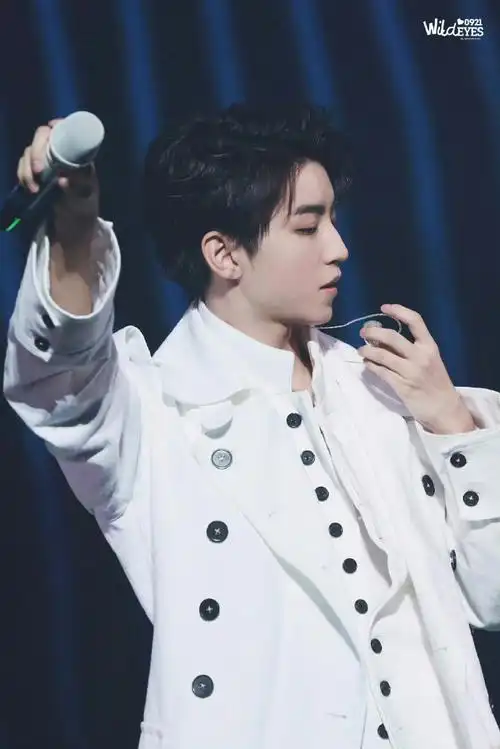 王俊凯 演唱会#  分享一些值得永久珍藏的绝美无边界  @tfboys