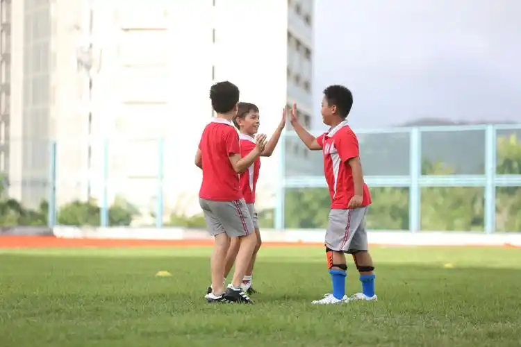 【校园足球】三亚外国语学校足球班开课