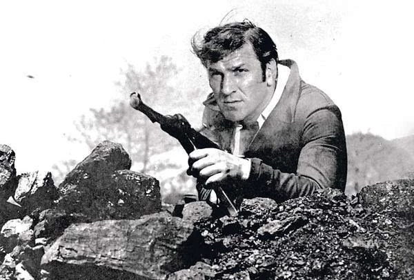 瓦尔特保卫萨拉热窝主演病逝