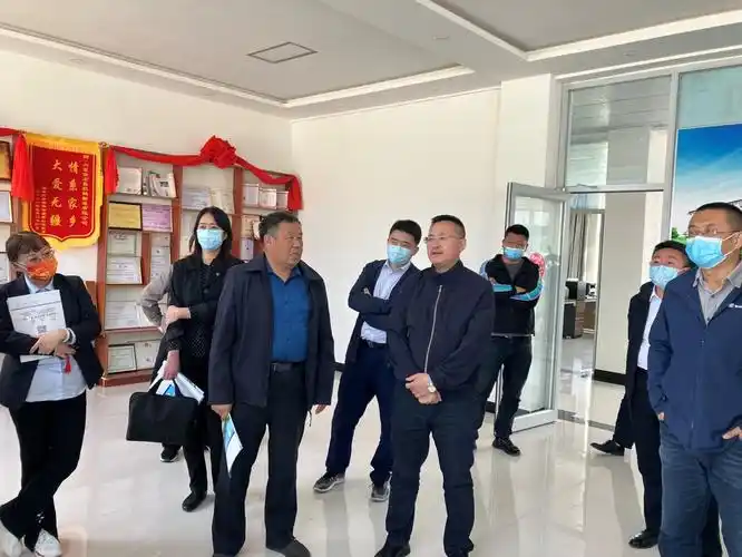 呼和浩特市副市长徐守冀托县调研到访宏昌机械公司