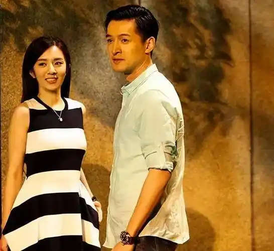 王晓晨:娱乐圈吻戏一姐,拍戏太投入,直接把男主的嘴亲肿了_胡歌