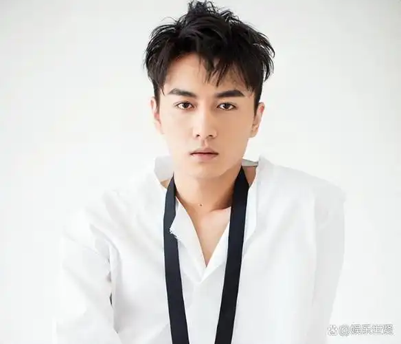 事实证明,"结婚生子"的陈晓,如今已经走上了属于自己的道路