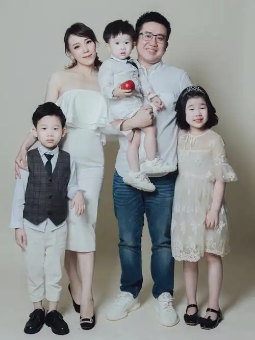 一家五口全家福familyportrait