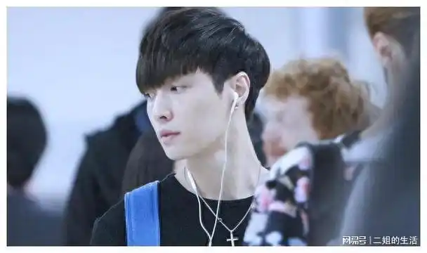 颜值不如鹿晗,家境不如黄子韬,张艺兴为何可以一直火!