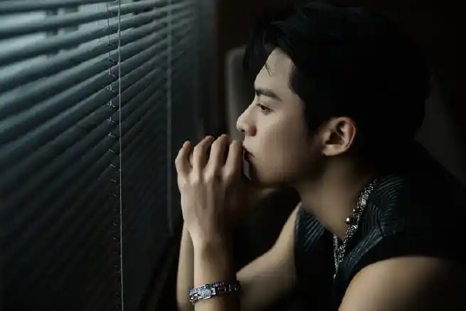 秦霄贤侧脸相似度#王鹤棣秦霄贤侧脸的相似度也太高了吧,都是高鼻梁