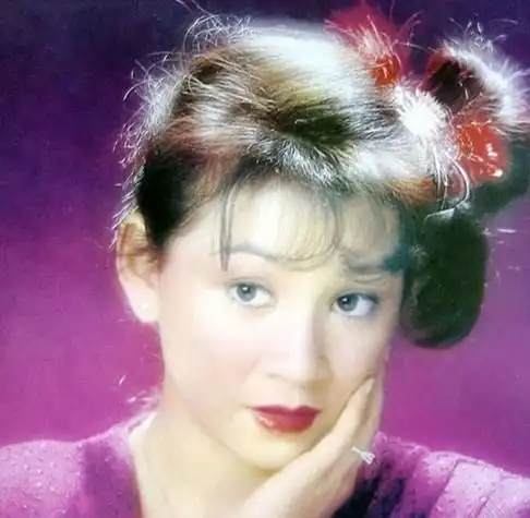 余安安照片余安安低胸透视装