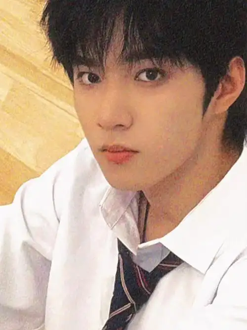 刘耀文叁重楼暨出道四周年演唱会##刘耀文冷脸学长