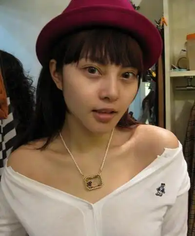 天呐像死了.素颜照和艳zhao门全部更新完毕!谢谢观赏