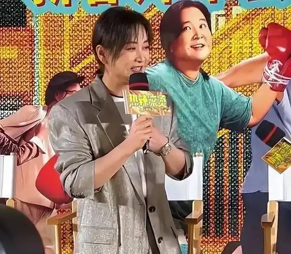 贾玲减肥100斤是骗人的公开露面的是姐姐贾丹网友太荒谬了