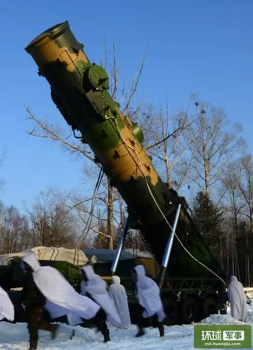 高清戈壁荒漠上大国长剑悄然竖起13