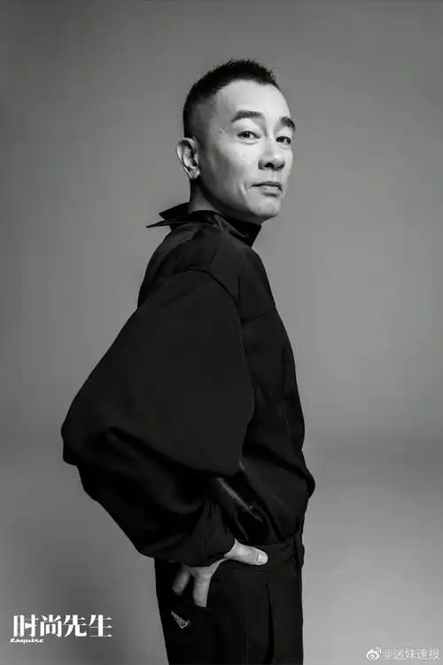 陈小春寸头封面##陈小春时尚先生12月刊封面