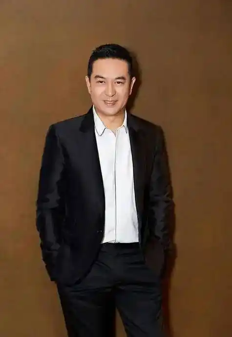 越老越帅的5位男星,人过中年却儒雅帅气 有你喜欢的大叔么_靳东