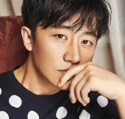 黄轩资料个人资料简介盘点黄轩的恋爱情史