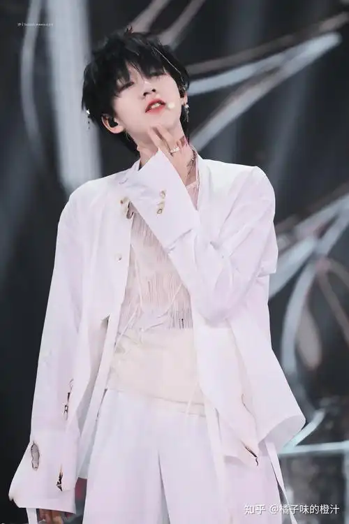 有没有贺峻霖的神图? - 知乎