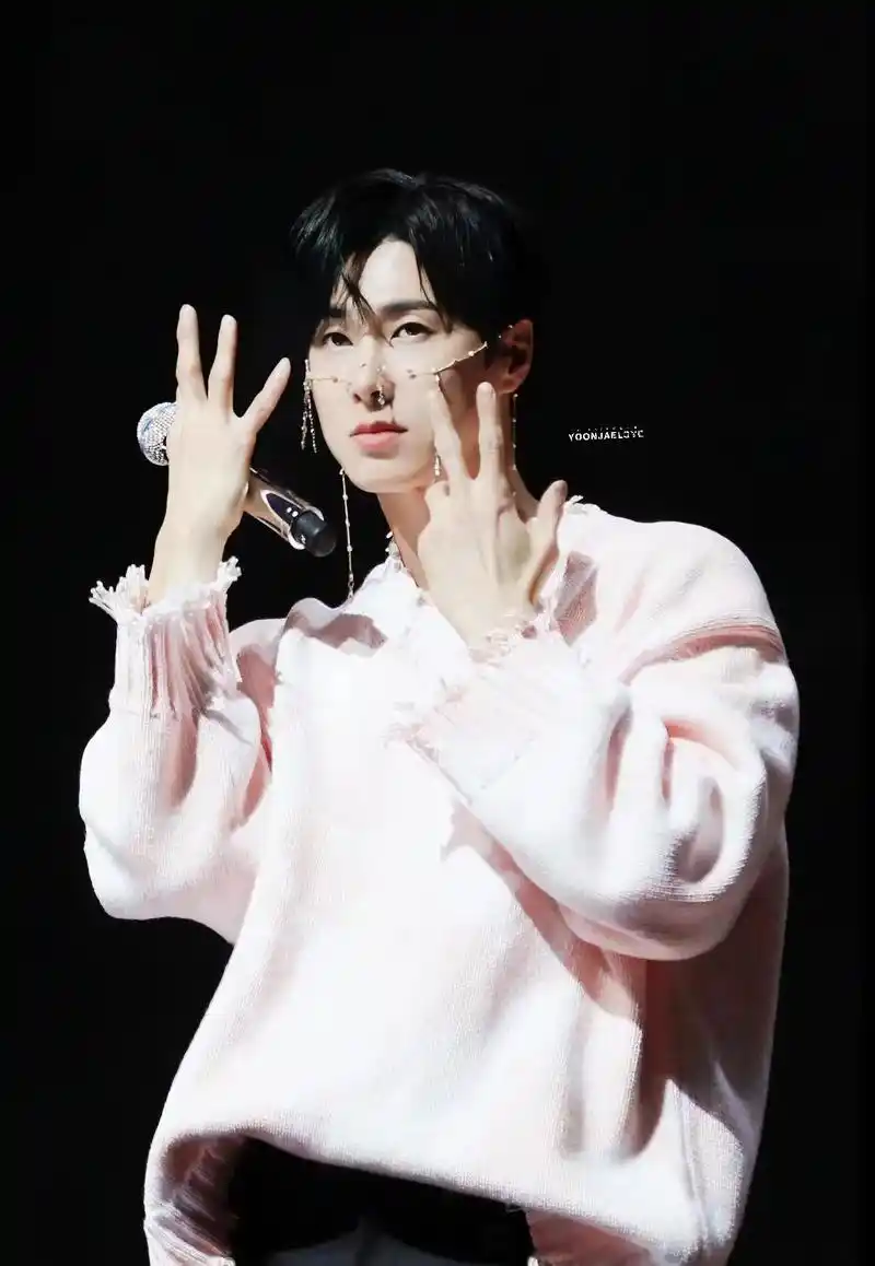 东方神起 #郑允浩 #向全世界安利 #能抗住怼脸镜头的颜值 - 抖音