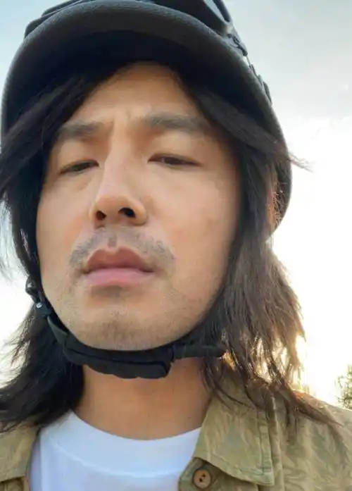 造型庆生,称自己就长这样了,被网友误以为已经50岁_贾乃亮_照片_互动