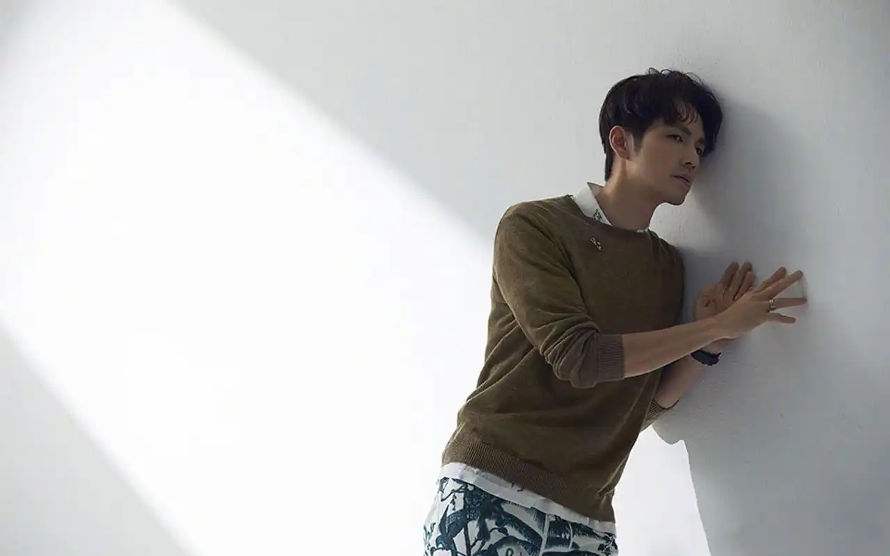 首页 桌面壁纸 港台明星 钟汉良帅气写真图片高清电脑壁纸1920_1200