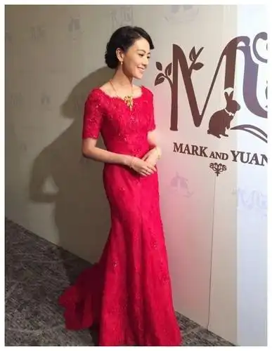 女星婚礼的红色敬酒服,刘诗诗端庄优雅,钟丽缇美艳动人
