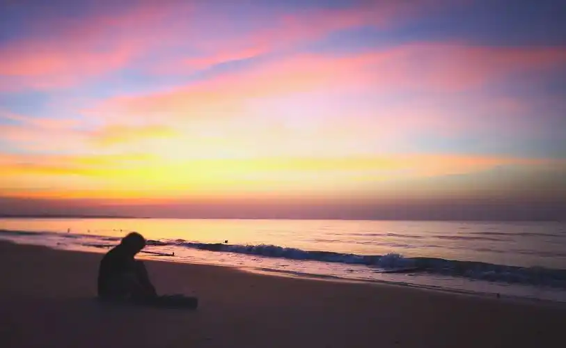 傍晚时分的海边儿