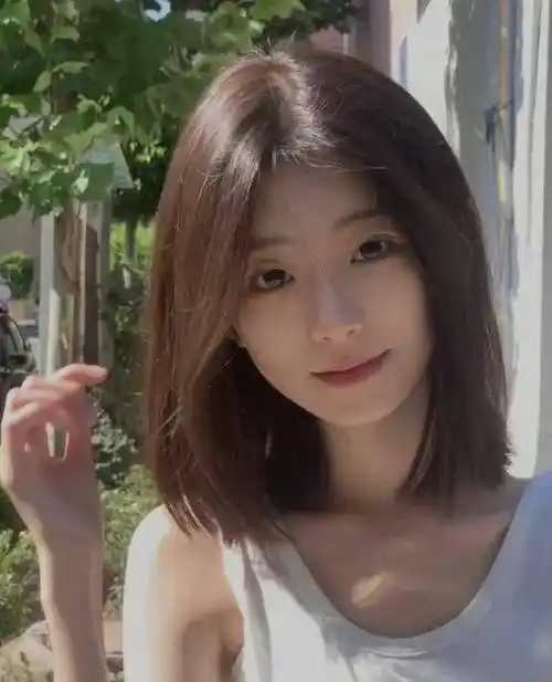 2024年最火的几款中短发,谁剪谁好看!_刘海中_脸型_修剪