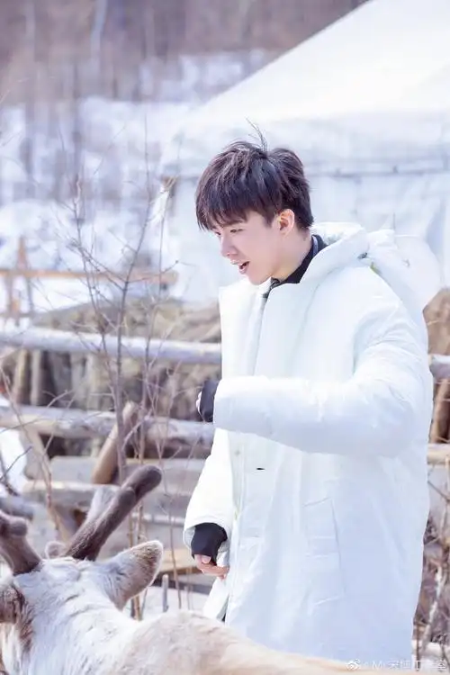 刘宇宁|这组照片跟邻家哥哥一样