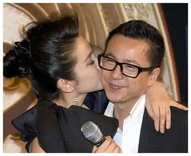 标题:两位巨星的默契默契:李冰冰与陈坤的深厚情谊