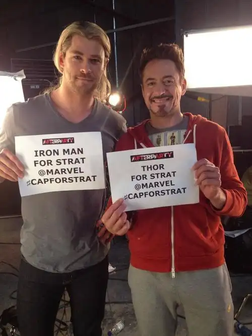 在推特上发起活动,希望marvel公司能寄《美国队长2》的光碟,让父亲能