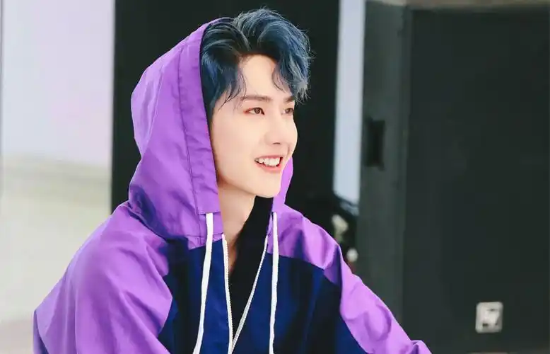 个性王一博壁纸_帅气酷盖王一博