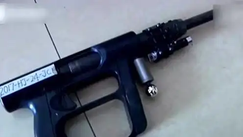 疑发小撬走女友 男子自制钢珠枪一路追打