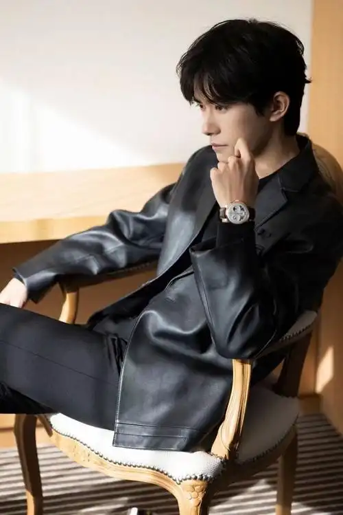 日内瓦表展他火了##易烊千玺日内瓦表展