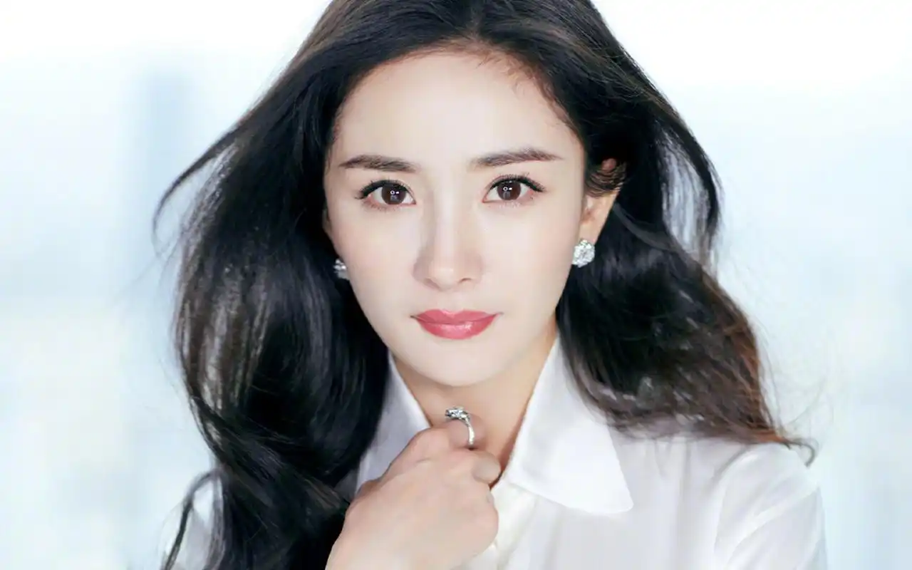 杨幂优雅知性写真图片桌面壁纸高清大图预览1920x1200_大陆明星下载