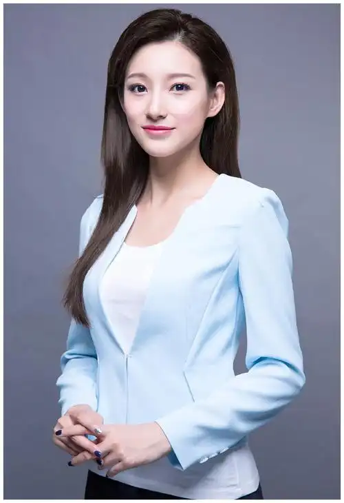 央视新晋美女主持,刷新央视美女主持颜值,比董卿李思思还要漂亮