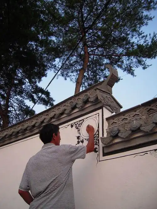 去年夏天跟父亲大人一起绘制马头墙小型壁画