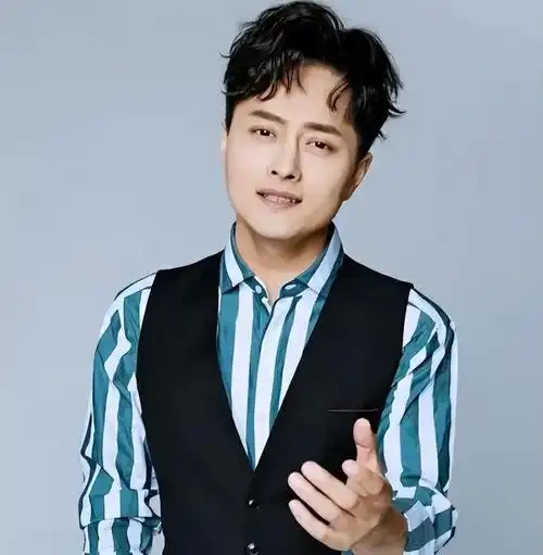 歌手云飞对前妻不闻不问把小7岁娇妻宠成公主高月差哪儿了