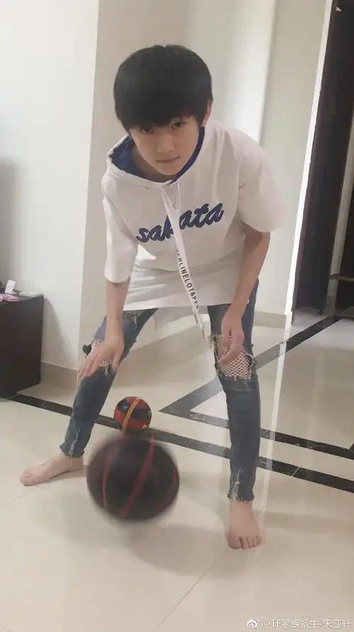 宋亚轩的成长记录簿