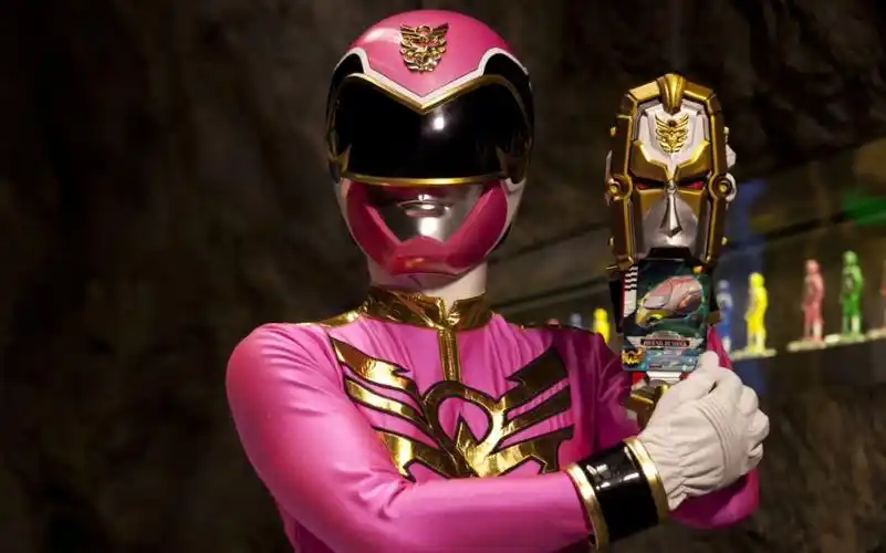 [mad]超凡战队粉衣战士 艾玛61古道尔(天装战队粉衣战士)