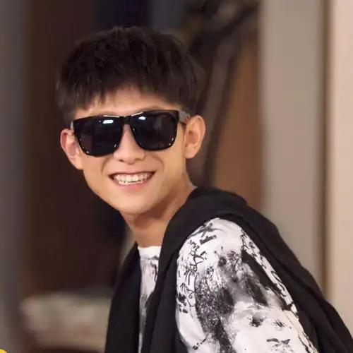 运气都不会太差,希望江北@张一山一直笑下去,今日收官,时光不老,我们