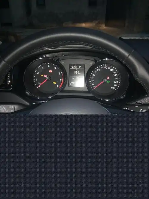 仪表仪表盘白色2个车标志仪表盘显示小汽车图案速腾 2018 仪表自动挡