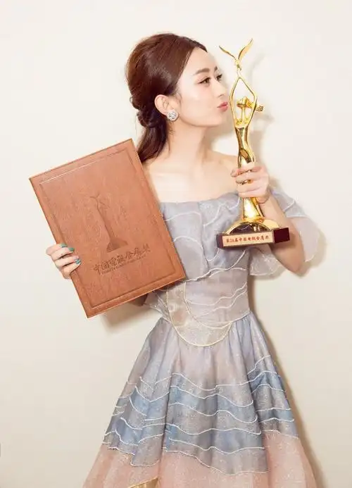 赵丽颖 第28届中国电视金鹰奖荣获"观众最喜爱的女演员"奖项