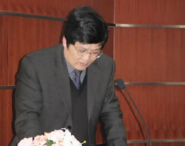 校党委副书记徐涌金做我校毕业生就业工作评估自评情况汇报校党委书记