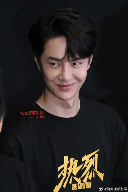 王一博超话王一博笑起来好好看呀,一博今天好开心!