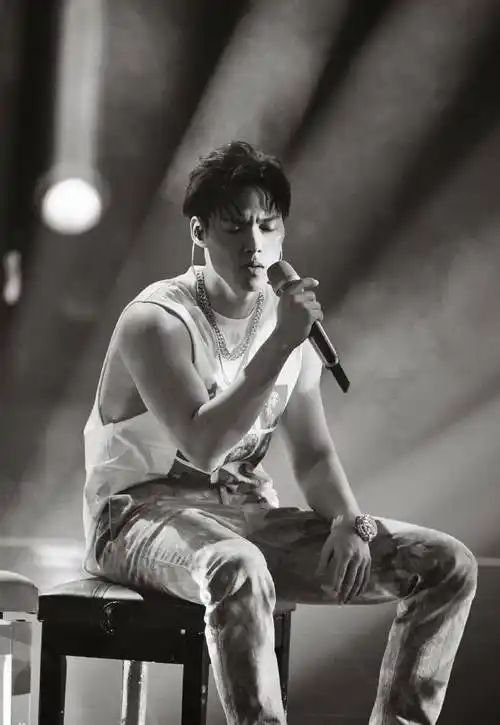 董又霖##肌肉##健身##时尚健康##身材#积极评论,喜欢收藏,欢迎转发!