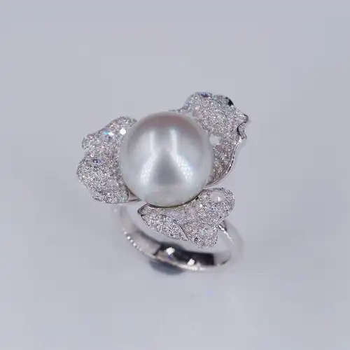 18k金澳白珍珠戒指花形特选维纳斯澳白珍珠戒指镶嵌定制