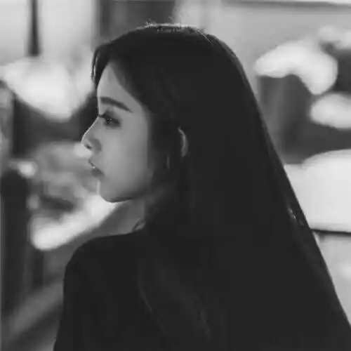 女人黑白头像高冷魅惑温柔本身天使吻过的女孩