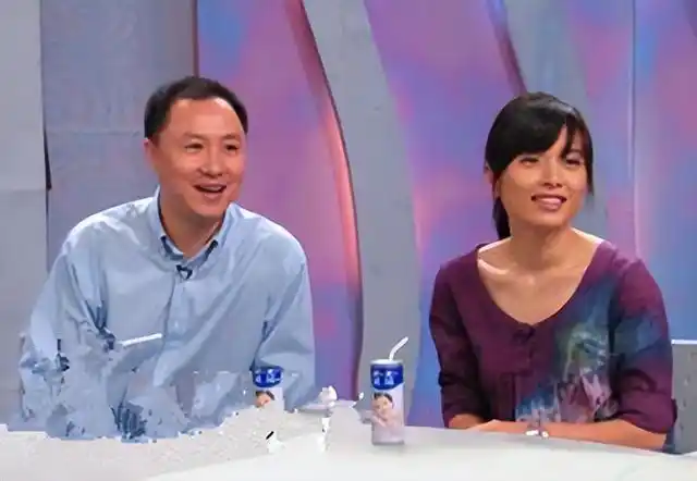 演员李佳,一嫁富商郭绍晖洒脱离婚,再嫁演员靳东终获幸福