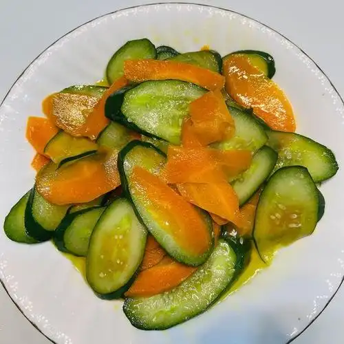 清炒胡萝卜炒黄瓜,简单快手的清淡小炒菜
