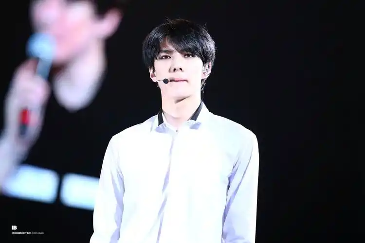 吴世勋手机高清大图